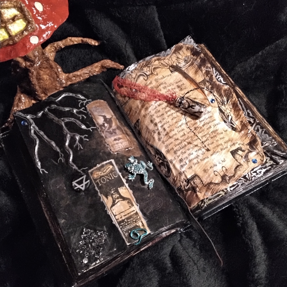 Witches grimoire -protection spell bottle